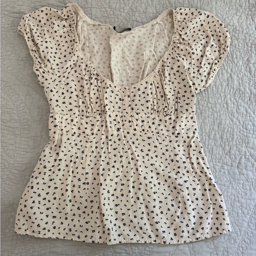 Brandy Melville Short Sleeve Top - One Size
